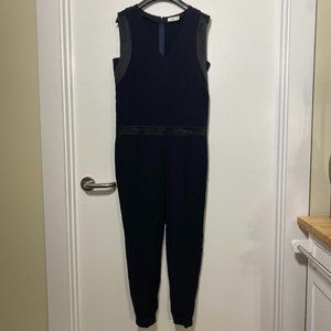VINCE Sz 00 XXS Navy Blue V Neck Jumpsuit Romper, Tapered/Jogger Ankle Length
